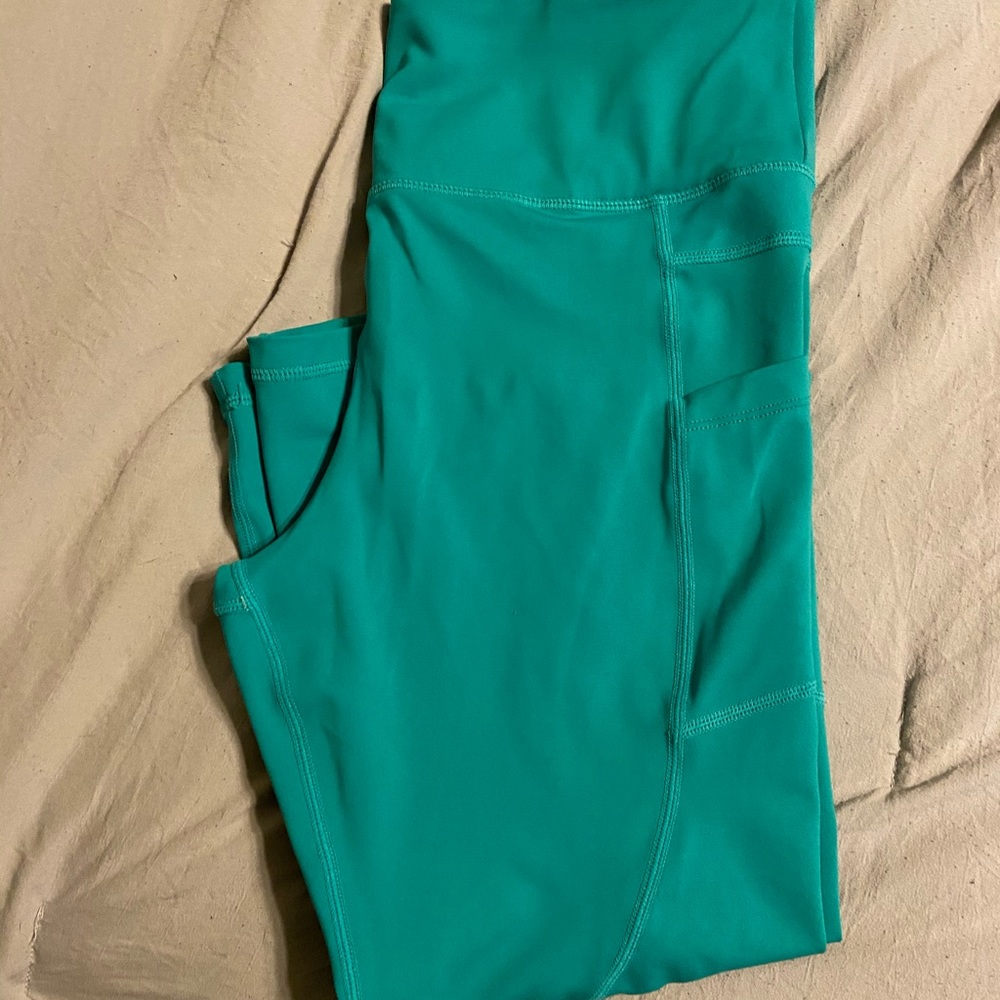 Zyia Capri leggings